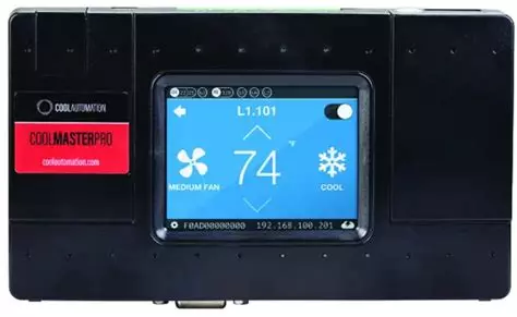 Le boîtier CoolMasterPro de CoolAutomation avec son écran tactile